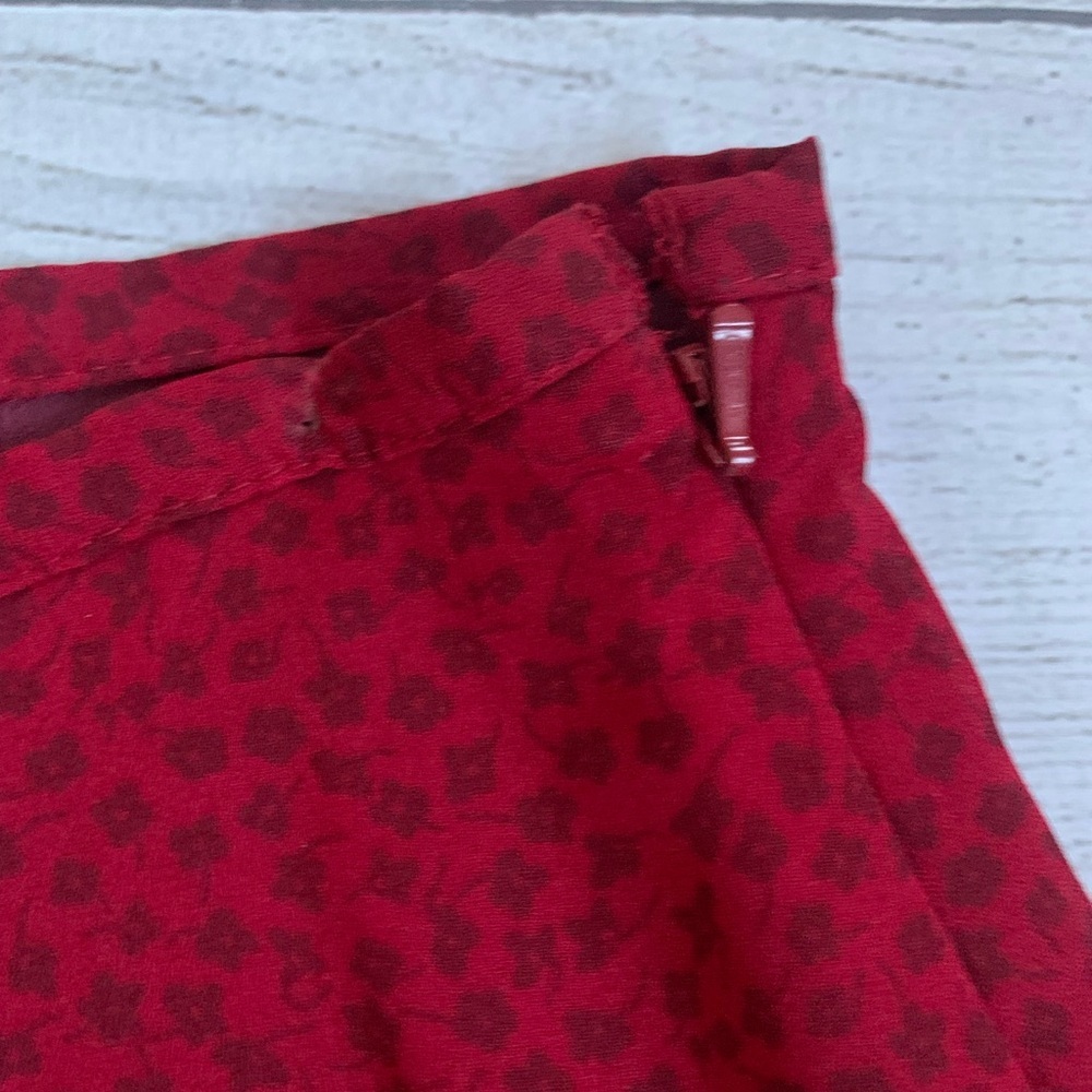 Style & Co. Elegant Vintage A-Line Skirt in Vibrant Red with Tiny Floral Pattern - Picture 3 of 5